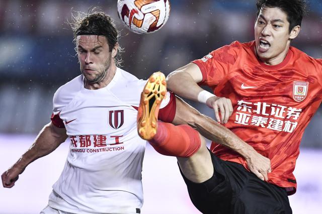 杏彩体育官网-泰山2024引援进入快车道 “沪漂”3人组北上济南府？